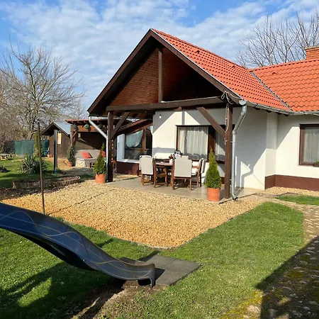 Idill Ueduelohaz Ferienhaus Tiszafüred