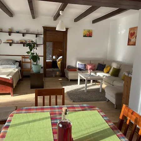 펜션 Idill Ueduelohaz *